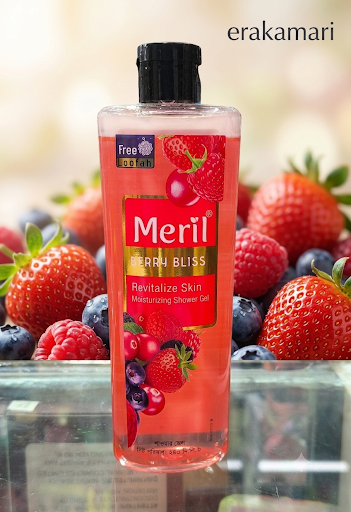 Meril Berry Bliss Shower Gel 250ml with Free Loofah