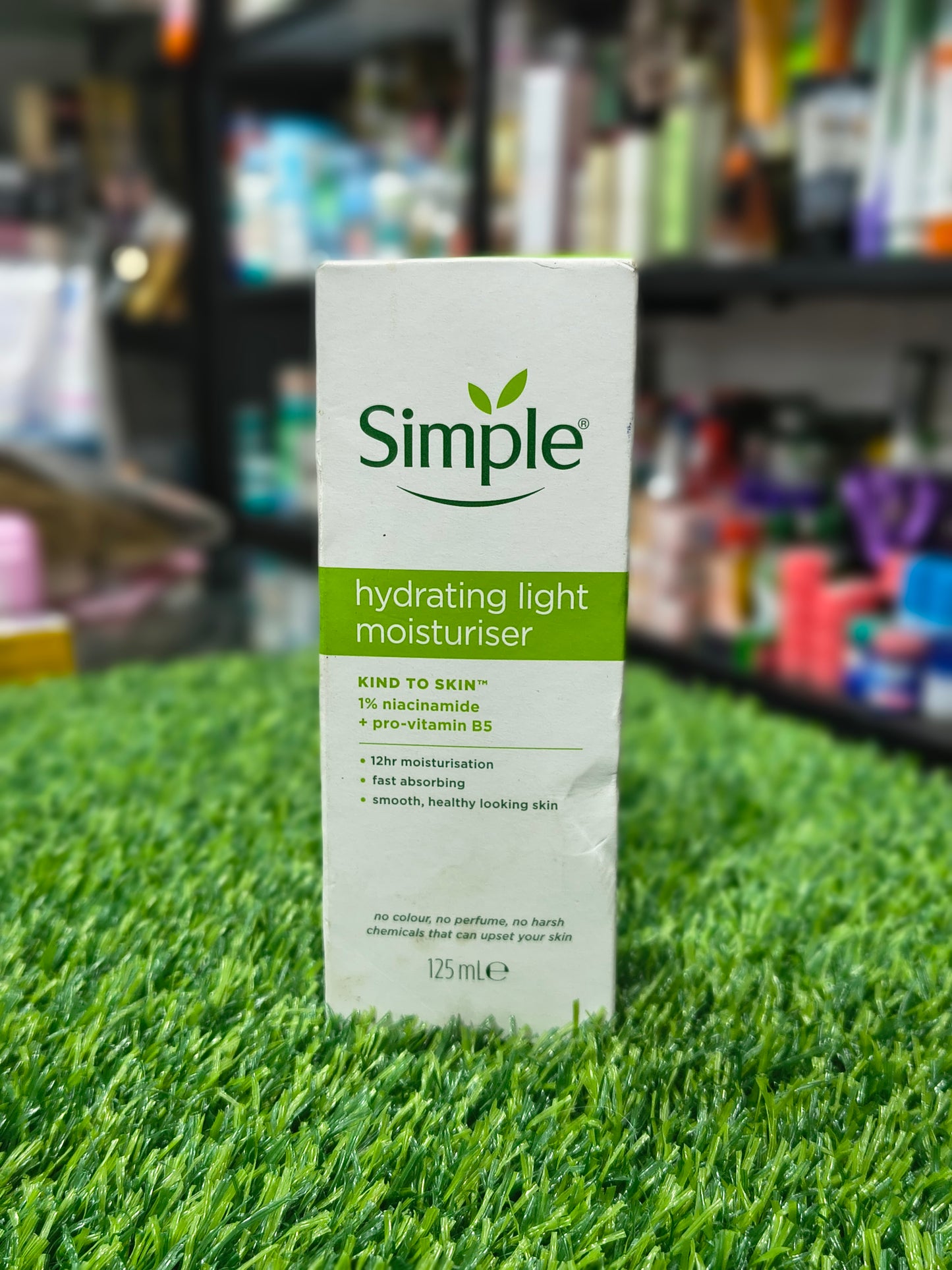 Simple Kind to Skin Hydrating Light Moisturiser 125 gm