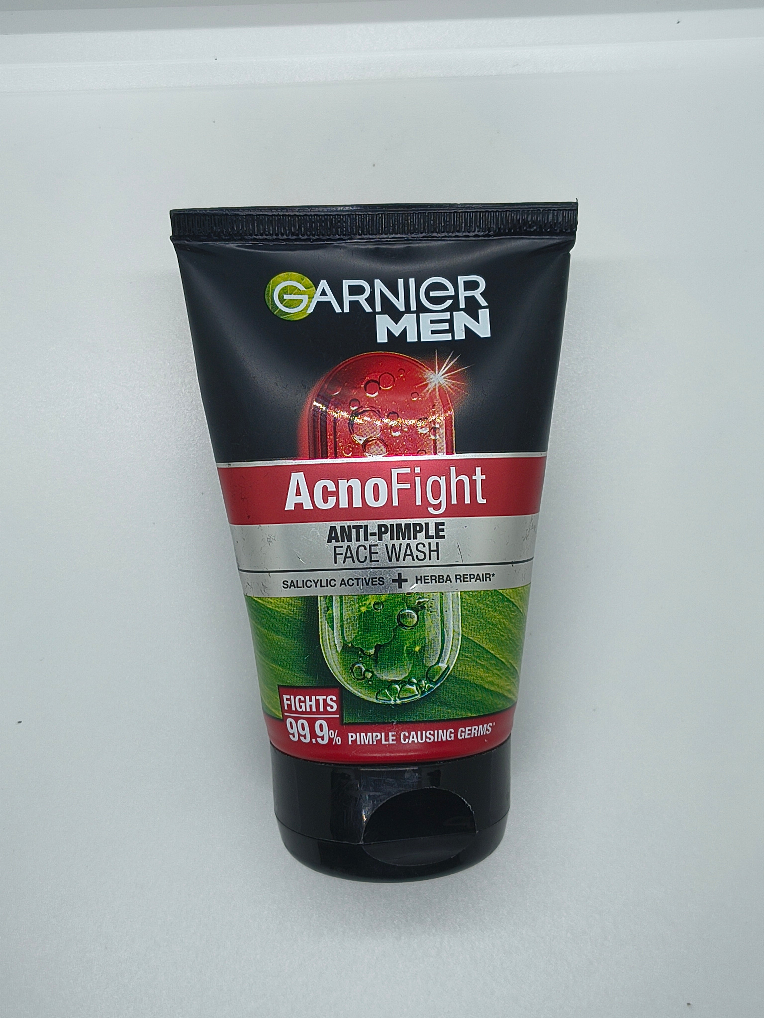 Garnier Men Acnofight face Wash 100ML India